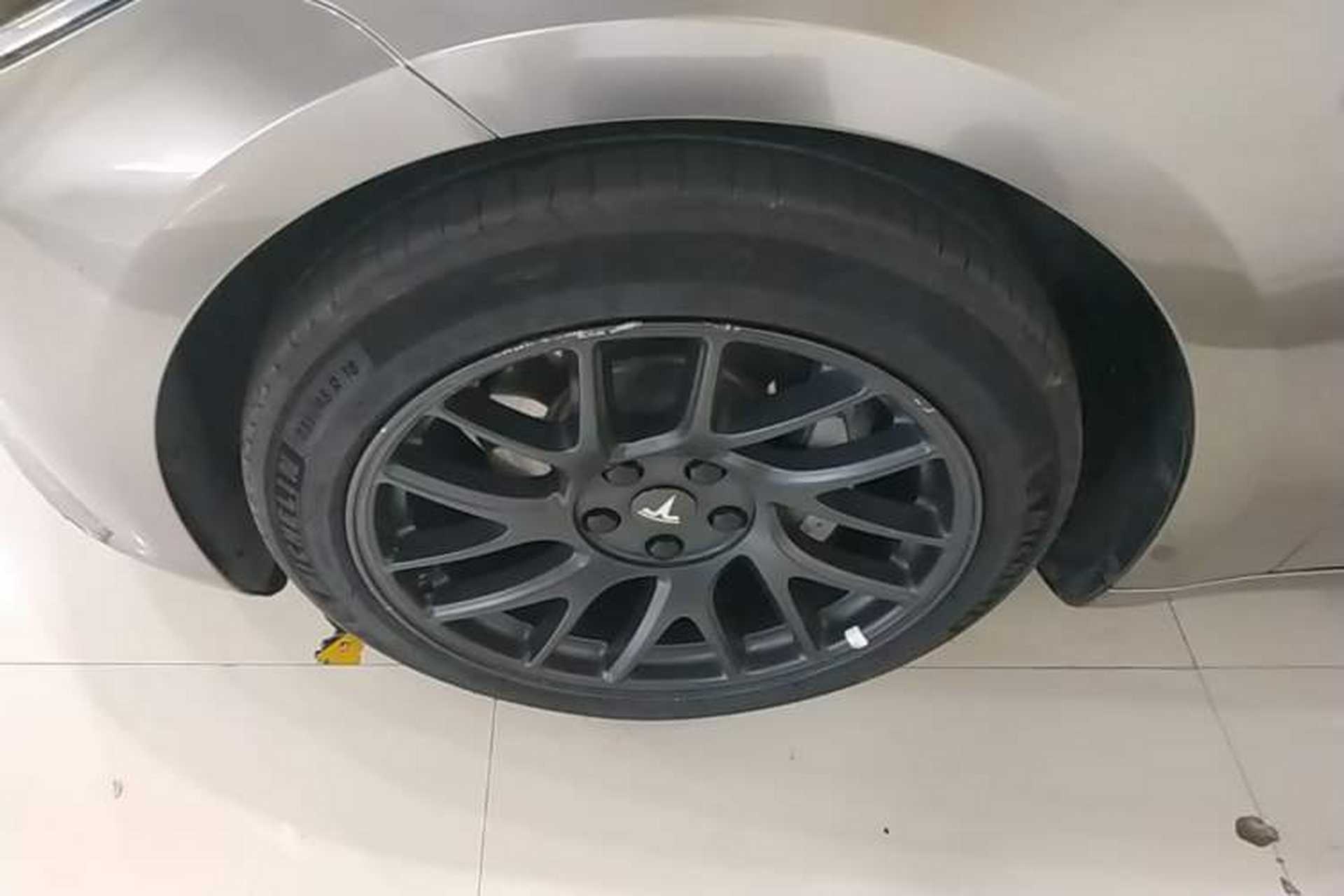 Used Tesla Model 3 2023 Rear-Wheel-Drive Version Left Front Wheel Hub