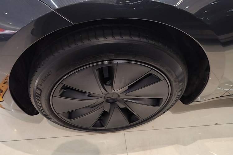 Used Tesla Model 3 2023 Rear-Wheel-Drive Version Left Front Wheel Hub