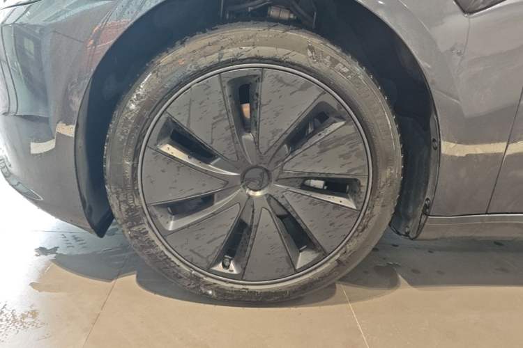 Used Tesla Model 3 2023 Rear-Wheel-Drive Version Left Front Wheel Hub