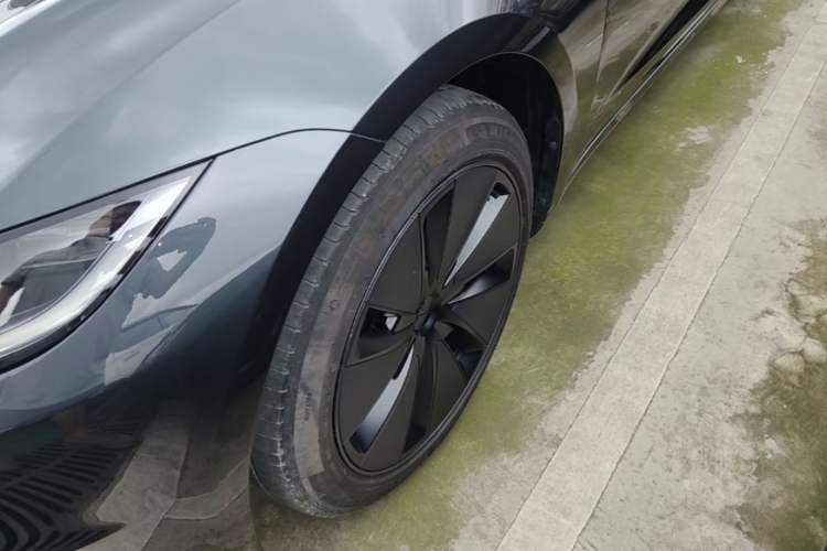 Used Tesla Model 3 2023 Rear-Wheel-Drive Version Left Front Wheel Hub