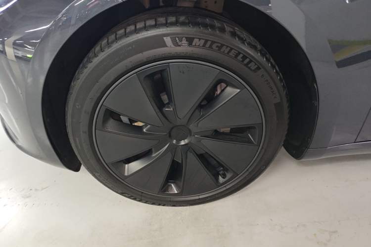 Used Tesla Model 3 2023 Rear-Wheel-Drive Version Left Front Wheel Hub