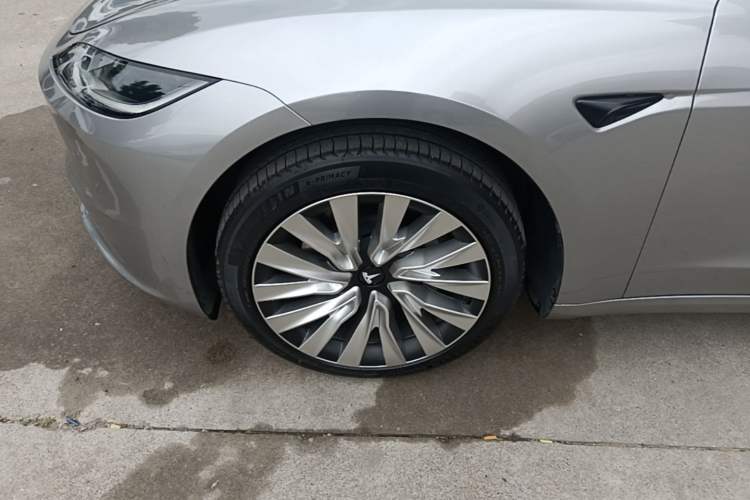 Used Tesla Model 3 2023 Rear-Wheel-Drive Version Left Front Wheel Hub
