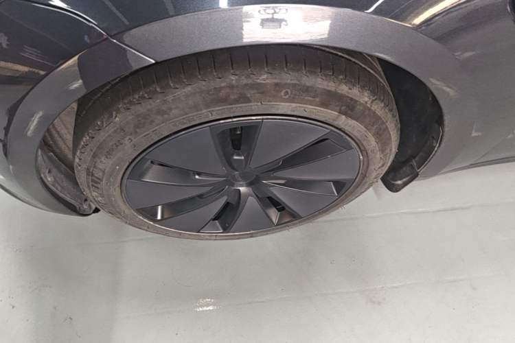 Used Tesla Model 3 2023 Rear-Wheel-Drive Version Left Front Wheel Hub