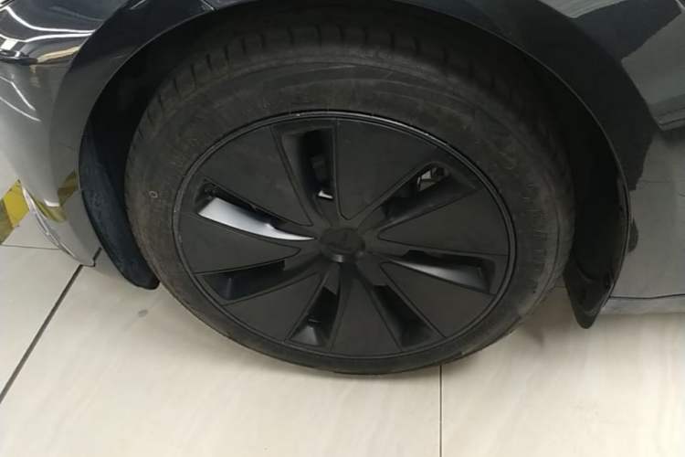 Used Tesla Model 3 2023 Rear-Wheel-Drive Version Left Front Wheel Hub