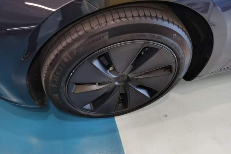 Used Tesla Model 3 2023 Rear-Wheel-Drive Version Left Front Wheel Hub