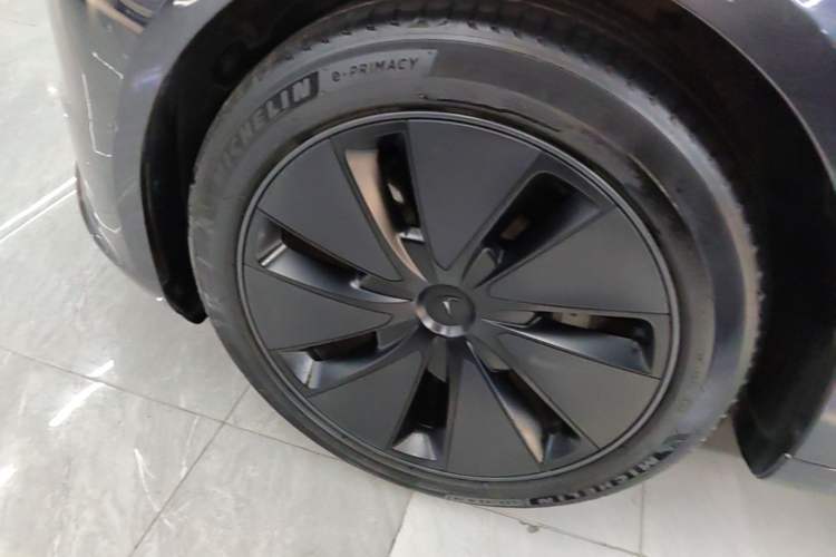 Used Tesla Model 3 2023 Rear-Wheel-Drive Version Left Front Wheel Hub