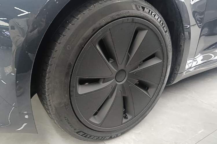Used Tesla Model 3 2023 Rear-Wheel-Drive Version Left Front Wheel Hub