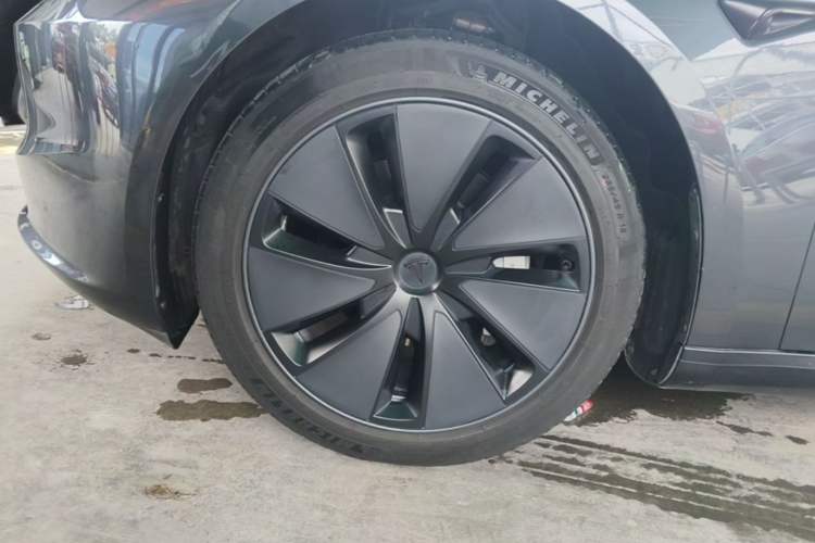 Used Tesla Model 3 2023 Rear-Wheel-Drive Version Left Front Wheel Hub