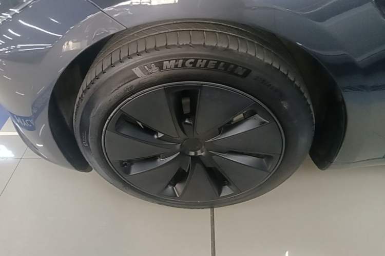 Used Tesla Model 3 2023 Rear-Wheel-Drive Version Left Front Wheel Hub