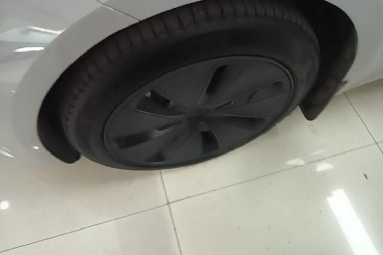 Used Tesla Model 3 2023 Rear-Wheel-Drive Version Left Front Wheel Hub