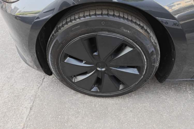 Used Tesla Model 3 2023 Rear-Wheel-Drive Version Left Front Wheel Hub