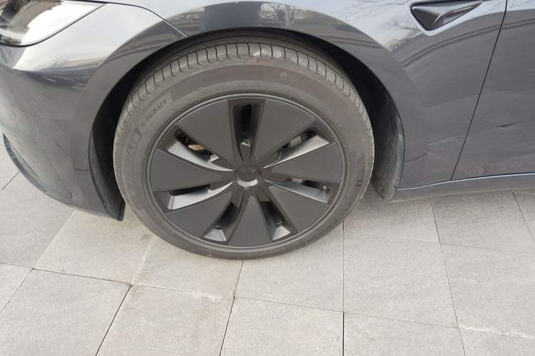 Used Tesla Model 3 2023 Long-Range All-Wheel-Drive Version Left Front Wheel Hub