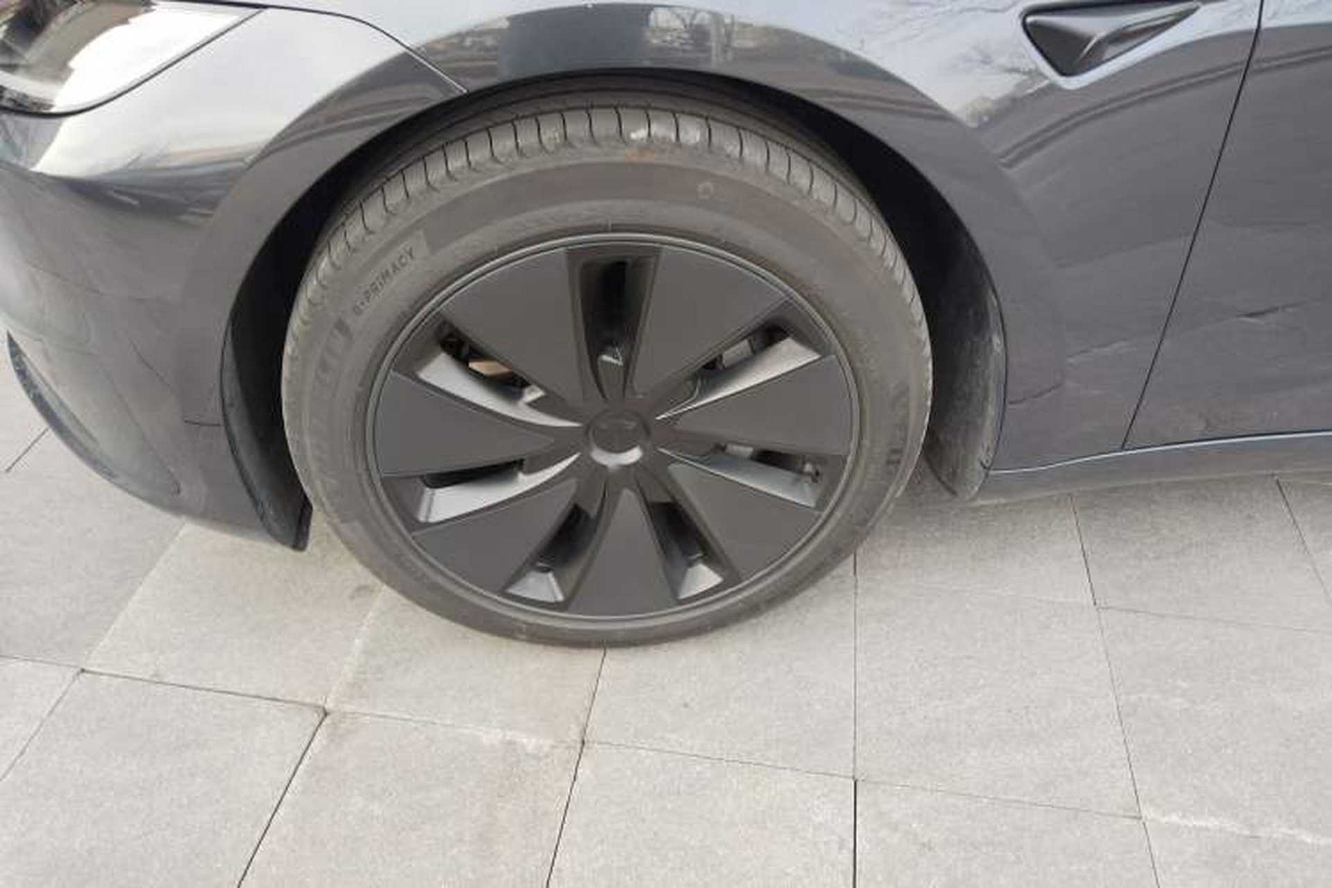 Used Tesla Model 3 2023 Long-Range All-Wheel-Drive Version Left Front Wheel Hub