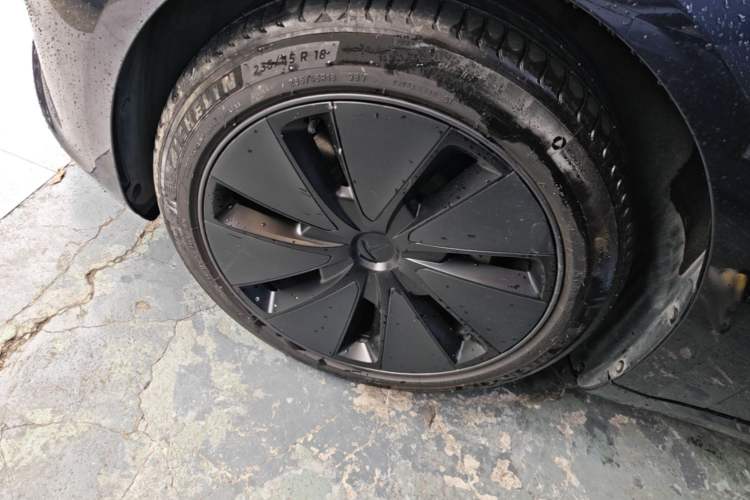 Used Tesla Model 3 2023 Rear-Wheel-Drive Version Left Front Wheel Hub