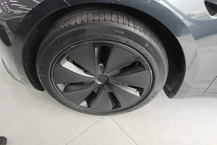 Used Tesla Model 3 2023 Rear-Wheel-Drive Version Left Front Wheel Hub