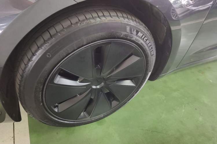 Used Tesla Model 3 2023 Rear-Wheel-Drive Version Left Front Wheel Hub
