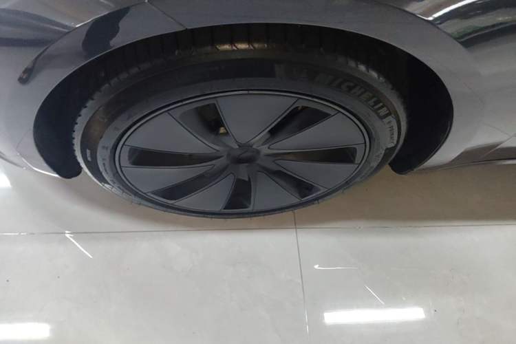 Used Tesla Model 3 2023 Rear-Wheel-Drive Version Left Front Wheel Hub