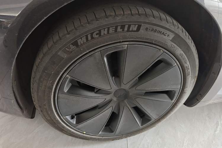 Used Tesla Model 3 2023 Rear-Wheel-Drive Version Left Front Wheel Hub
