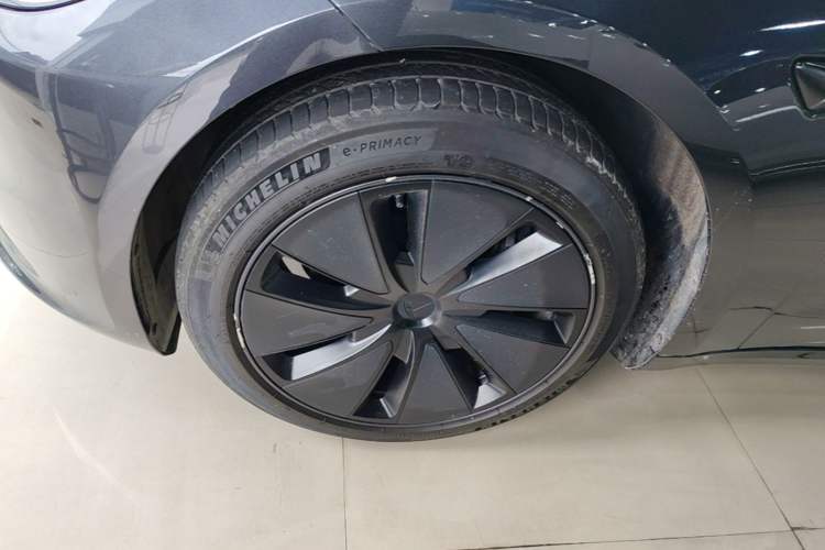 Used Tesla Model 3 2023 Rear-Wheel-Drive Version Left Front Wheel Hub