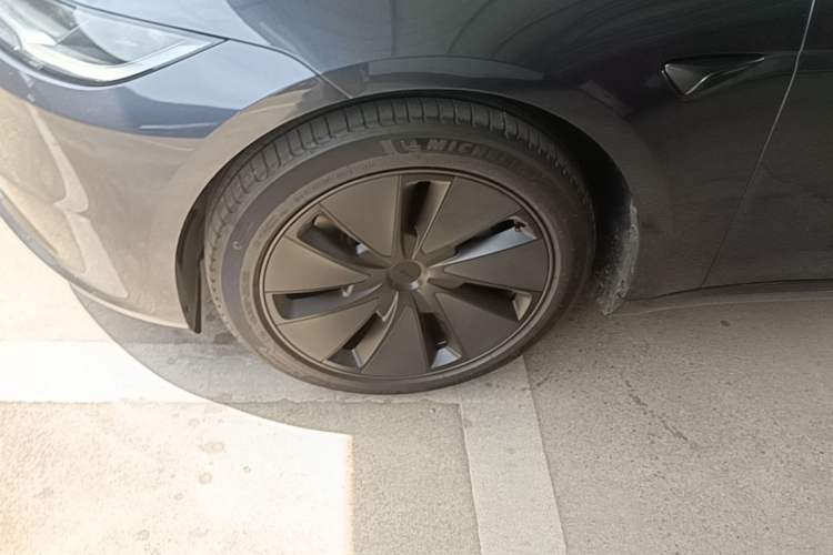 Used Tesla Model 3 2023 Rear-Wheel-Drive Version Left Front Wheel Hub