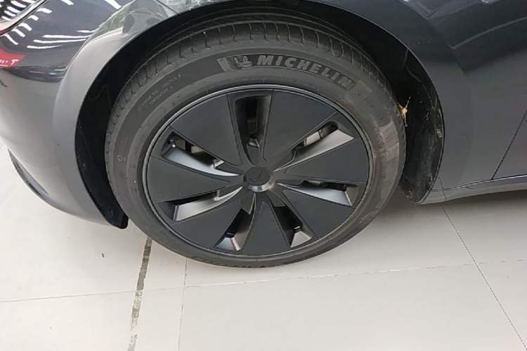 Used Tesla Model 3 2023 Rear-Wheel-Drive Version Left Front Wheel Hub