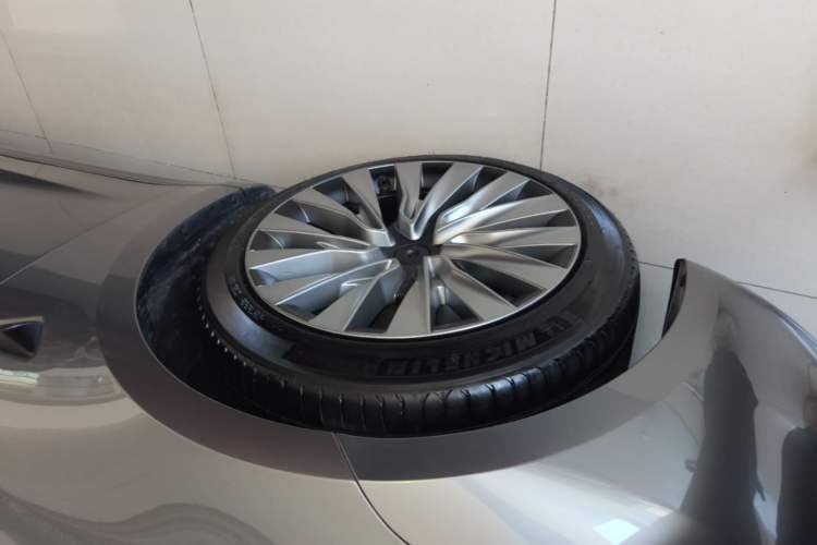 Used Tesla Model 3 2023 Rear-Wheel-Drive Version Left Front Wheel Hub