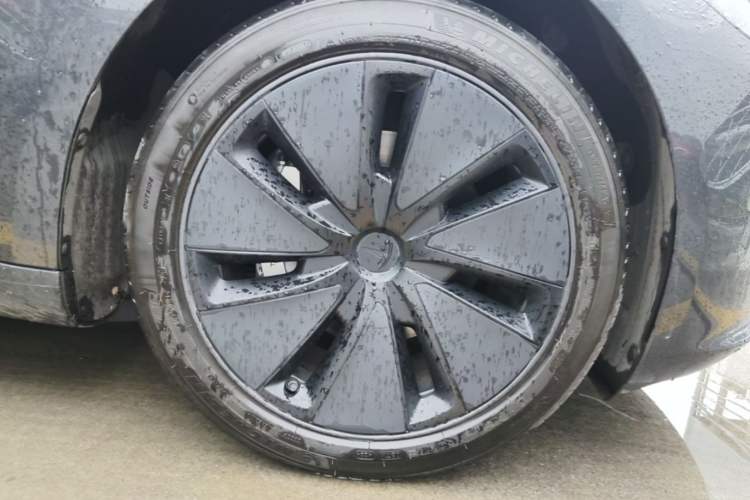 Used Tesla Model 3 2023 Rear-Wheel-Drive Version Left Front Wheel Hub