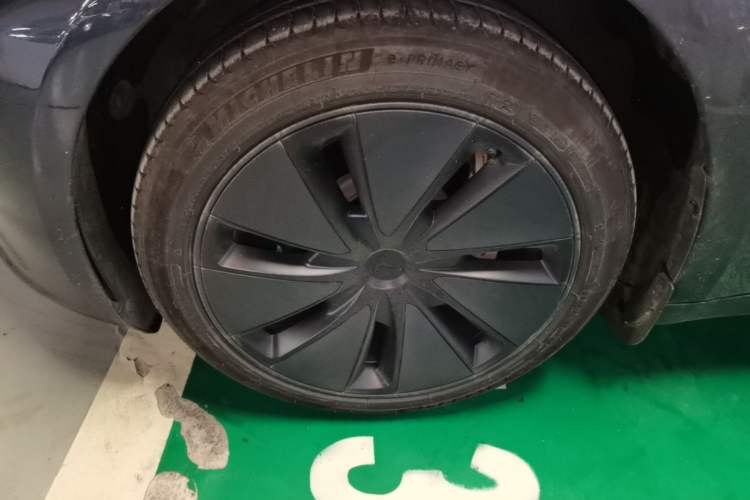 Used Tesla Model 3 2023 Rear-Wheel-Drive Version Left Front Wheel Hub