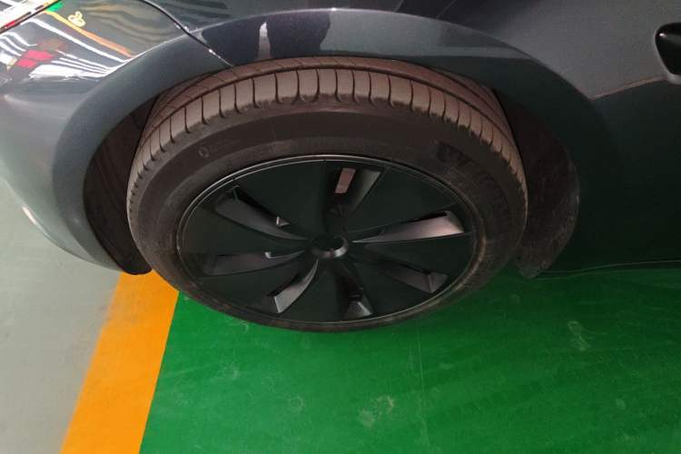 Used Tesla Model 3 2023 Rear-Wheel-Drive Version Left Front Wheel Hub