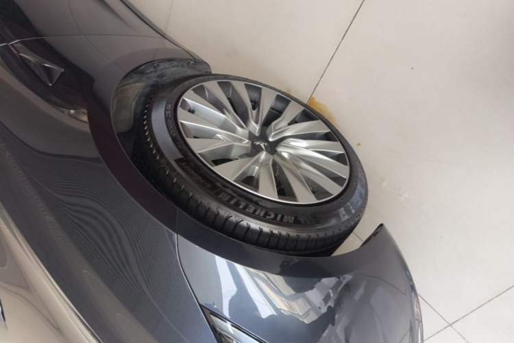 Used Tesla Model 3 2023 Rear-Wheel-Drive Version Left Front Wheel Hub