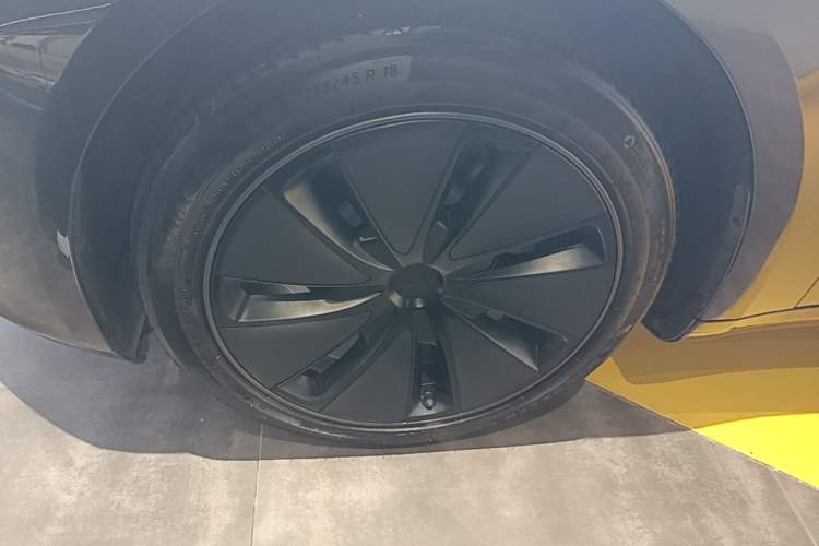 Used Tesla Model 3 2023 Rear-Wheel-Drive Version Left Front Wheel Hub