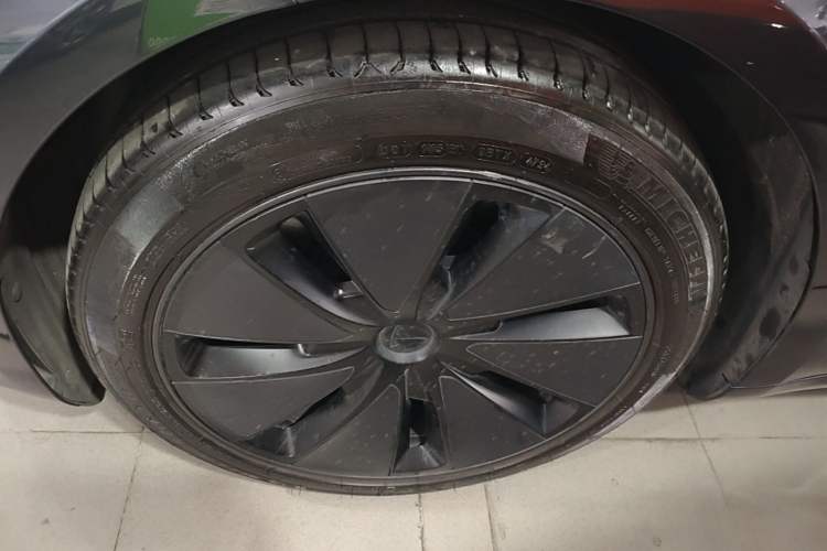 Used Tesla Model 3 2023 Rear-Wheel-Drive Version Left Front Wheel Hub