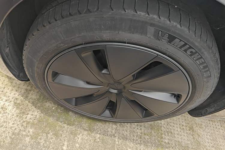 Used Tesla Model 3 2023 Rear-Wheel-Drive Version Left Front Wheel Hub