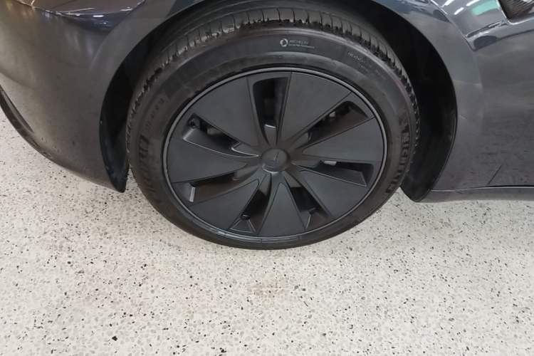 Used Tesla Model 3 2023 Rear-Wheel-Drive Version Left Front Wheel Hub