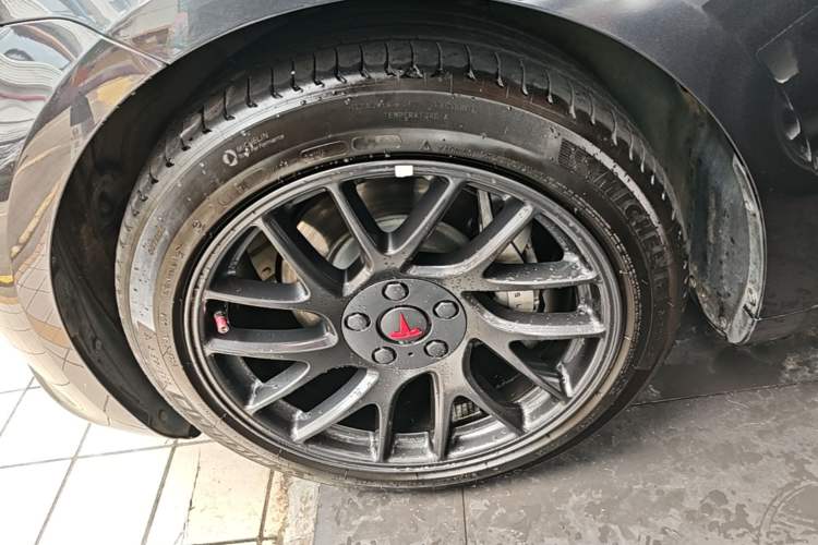 Used Tesla Model 3 2023 Rear-Wheel-Drive Version Left Front Wheel Hub