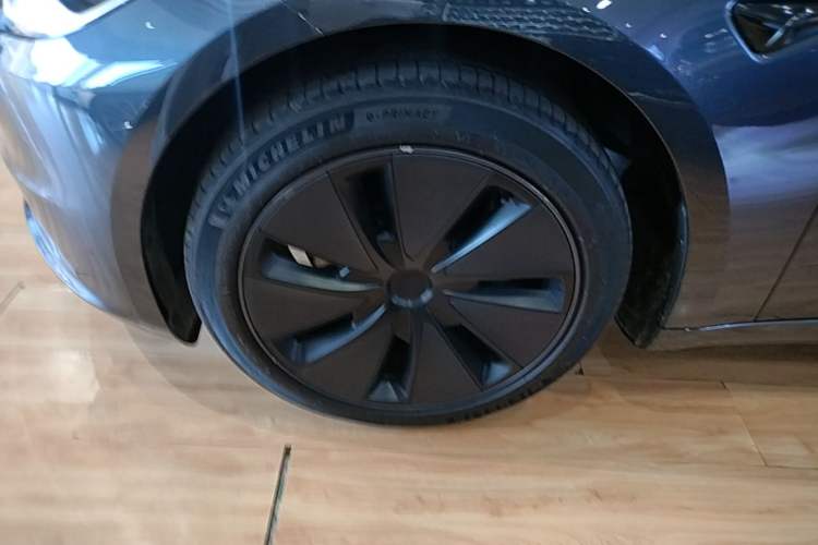 Used Tesla Model 3 2023 Rear-Wheel-Drive Version Left Front Wheel Hub