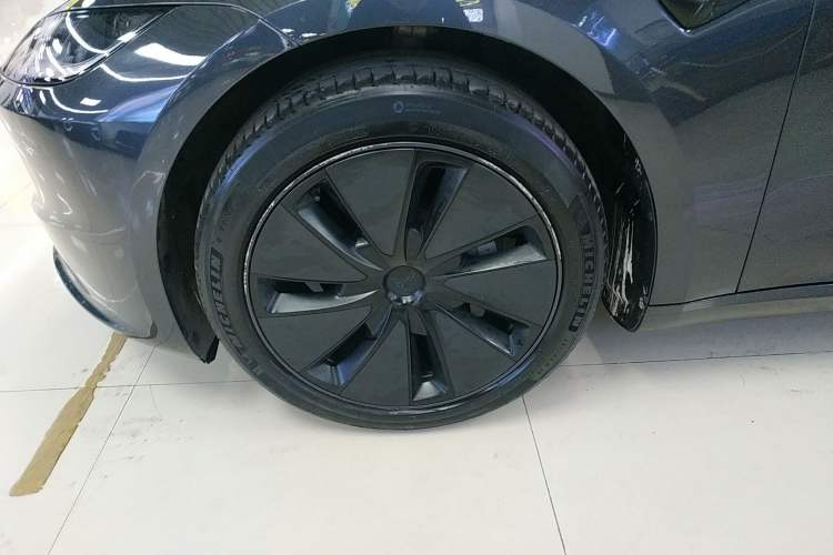 Used Tesla Model 3 2023 Rear-Wheel-Drive Version Left Front Wheel Hub