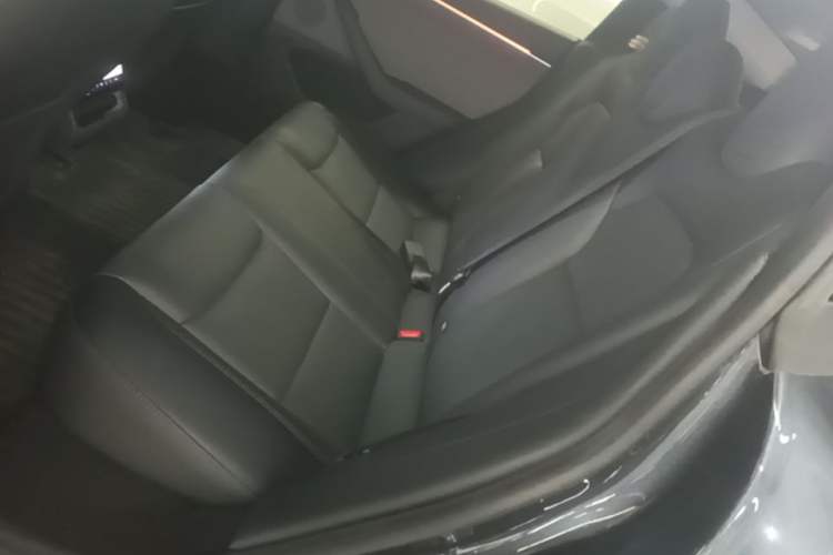 Used Tesla Model 3 2023 Rear-Wheel-Drive Version Left Rear Seat