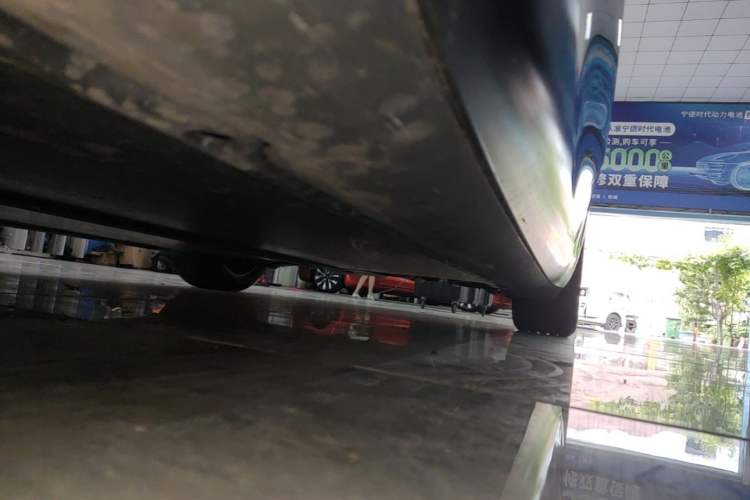 Used Tesla Model 3 2023 Long-Range All-Wheel-Drive Version Left Side Sill