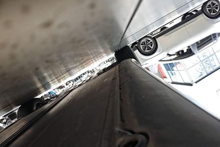 Used Tesla Model 3 2023 Long-Range All-Wheel-Drive Version Left Side Sill