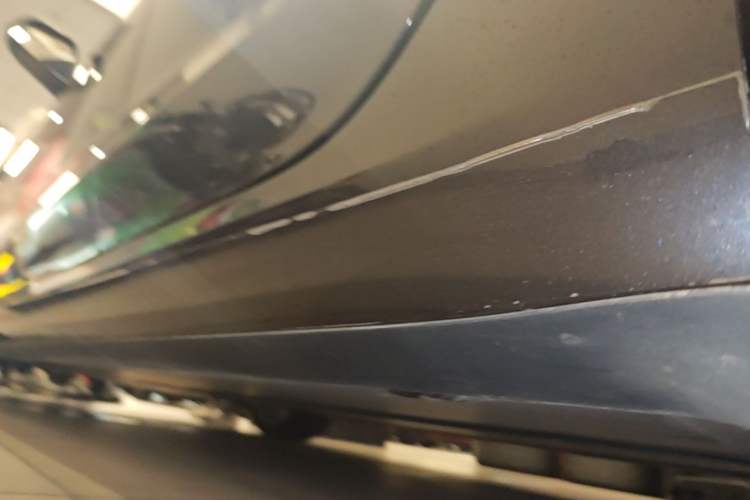 Used Tesla Model 3 2023 Long-Range All-Wheel-Drive Version Left Side Sill
