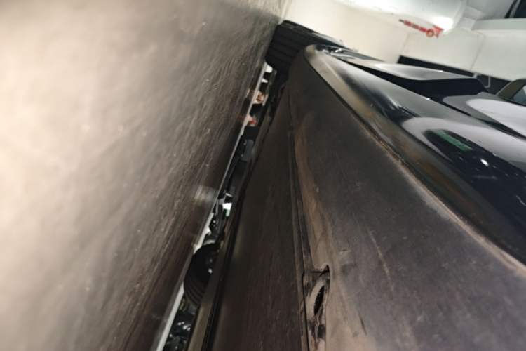 Used Tesla Model 3 2023 Long-Range All-Wheel-Drive Version Left Side Sill