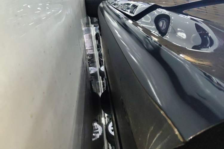 Used Tesla Model 3 2023 Long-Range All-Wheel-Drive Version Left Side Sill