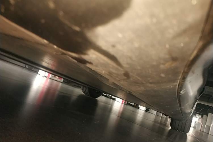Used Tesla Model 3 2023 Long-Range All-Wheel-Drive Version Left Side Sill