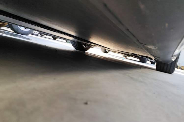 Used Tesla Model 3 2023 Long-Range All-Wheel-Drive Version Left Side Sill
