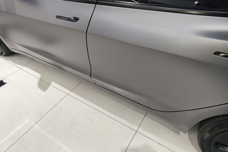 Used Tesla Model 3 2023 Long-Range All-Wheel-Drive Version Left Side Sill