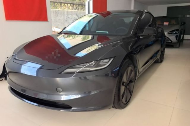 Tesla Model 3 2023 Rear-Wheel-Drive Version usado