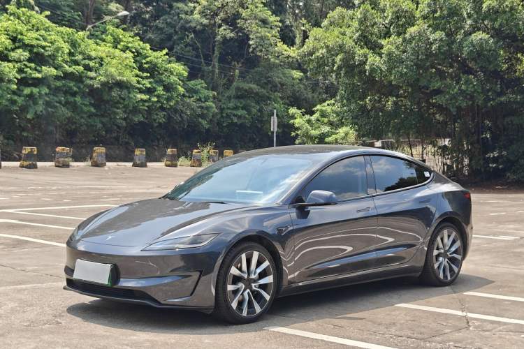 Tesla Model 3 2023 Long-Range All-Wheel-Drive Version
