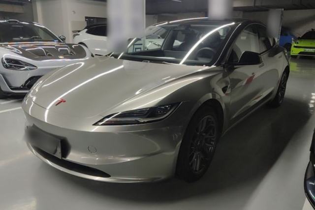 Used Tesla Model 3 2023 Long-Range All-Wheel-Drive Version