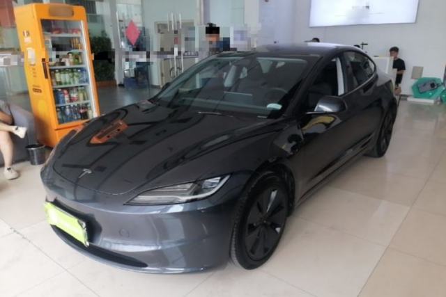 Tesla Model 3 2023 Rear-Wheel-Drive Version usado